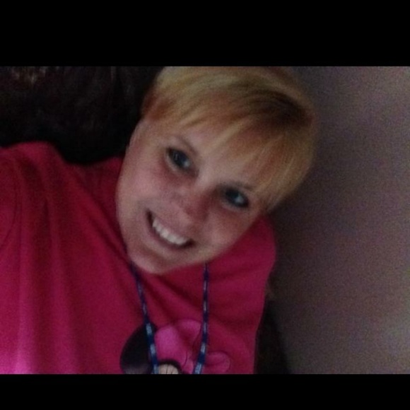 Meet Your Posher! - Picture 2 of 4